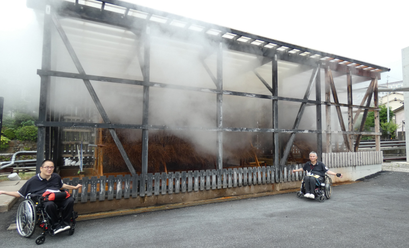 竹製温泉冷却装置「湯雨竹」